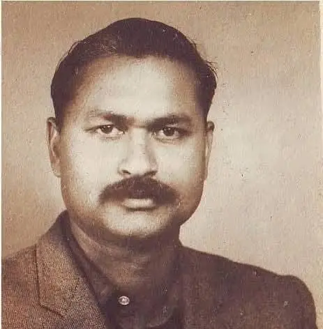dhoomil